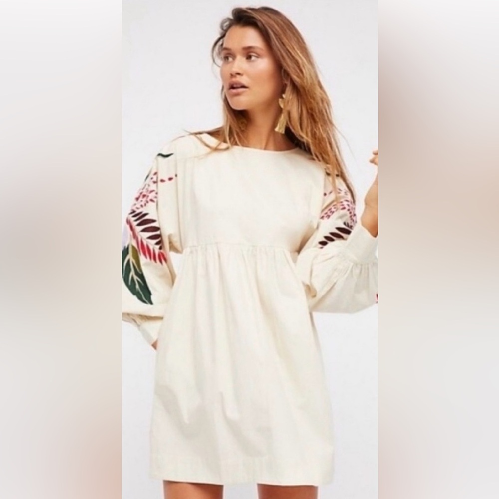 Free People Mini dress w Floral application size small EUC